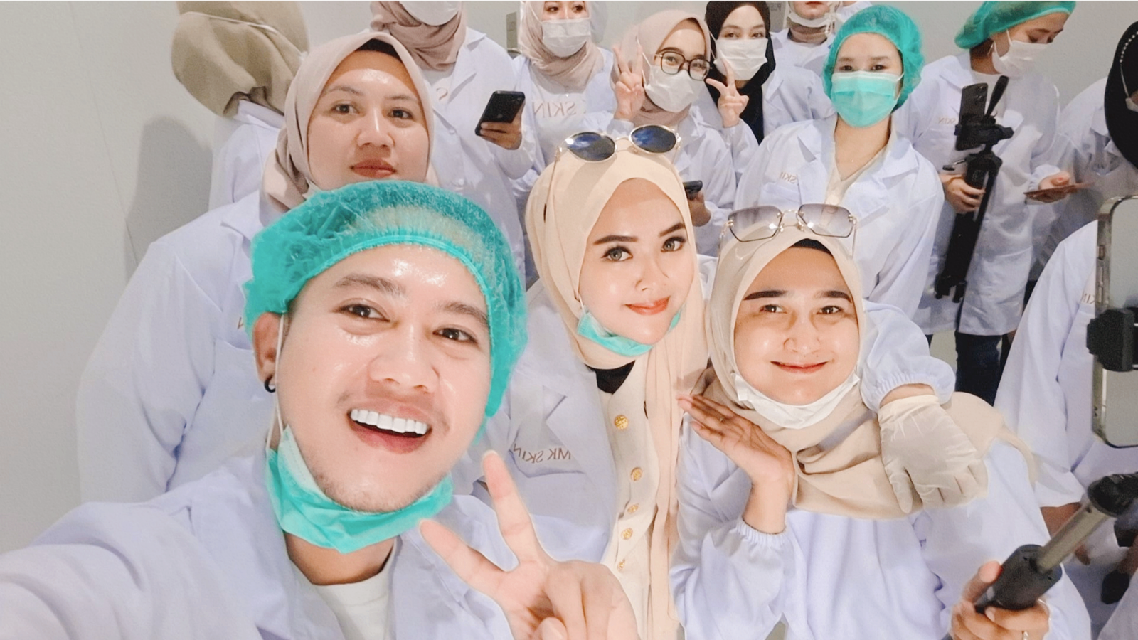 Soft Launching MK SKIN Acne Spot Serum 2